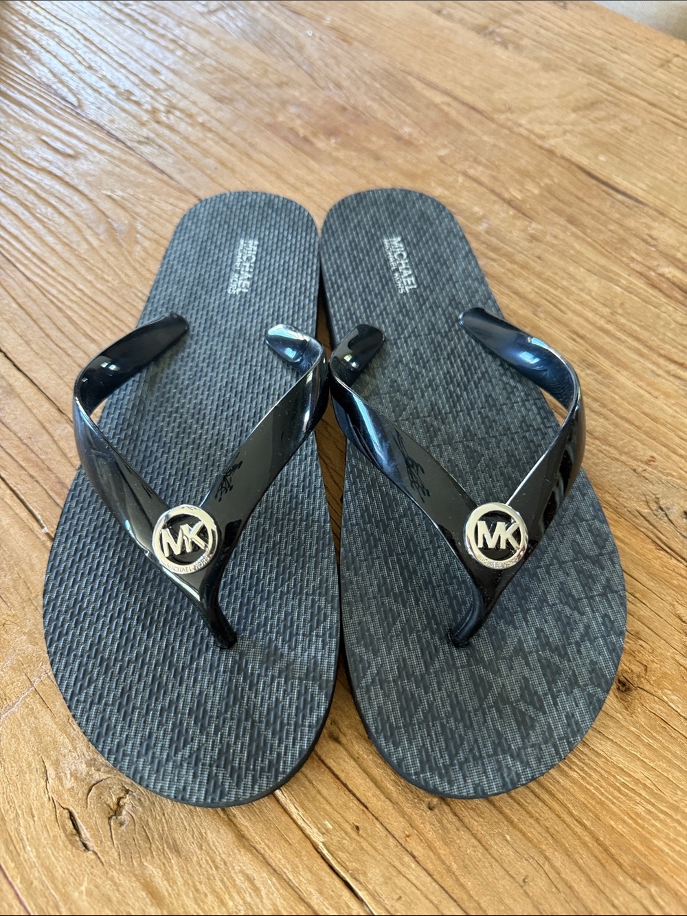 Michael Kors Black MK Logo Flip Flop Sandals 8.5